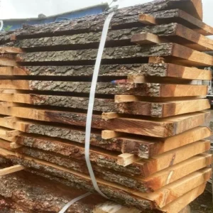 Plot de cèdre épaisseur 33 mm pour menuisiers ou ébénistes.